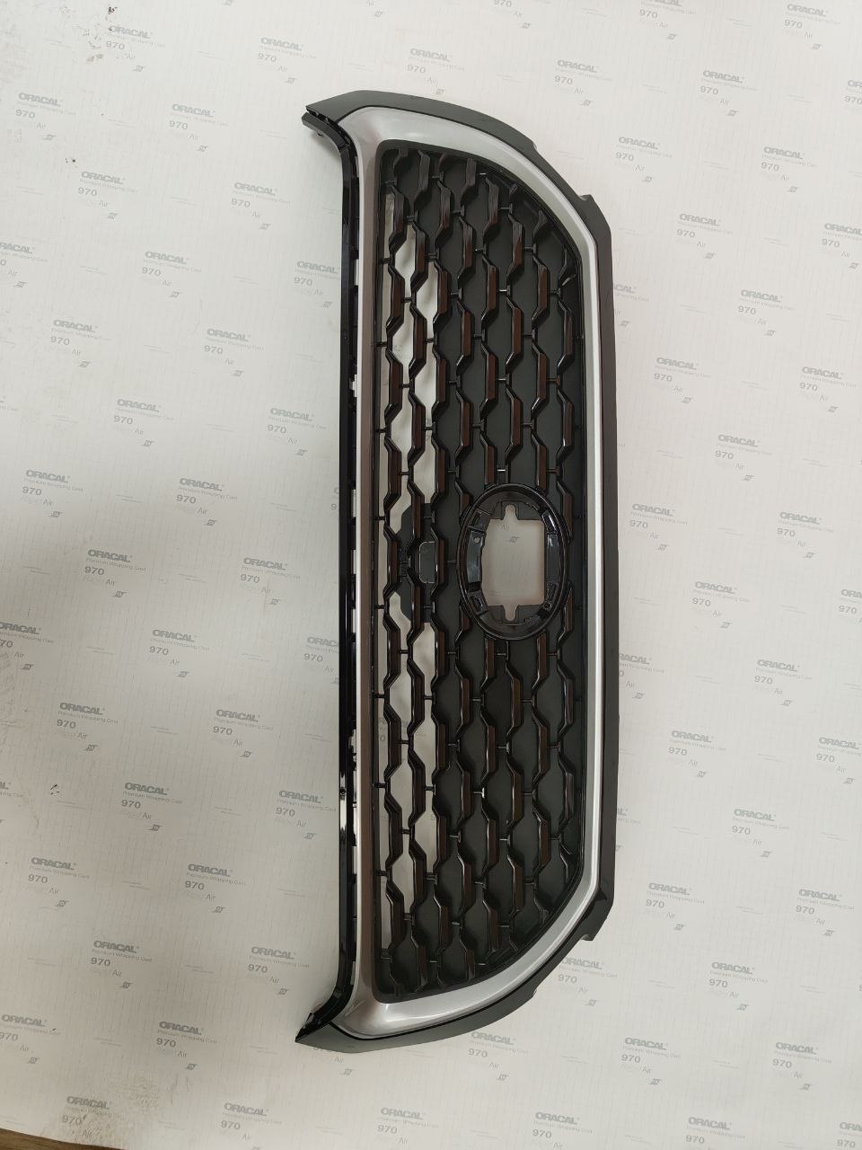 Toyota Corolla Cross 2020-2024 — Bumper front radiator grille