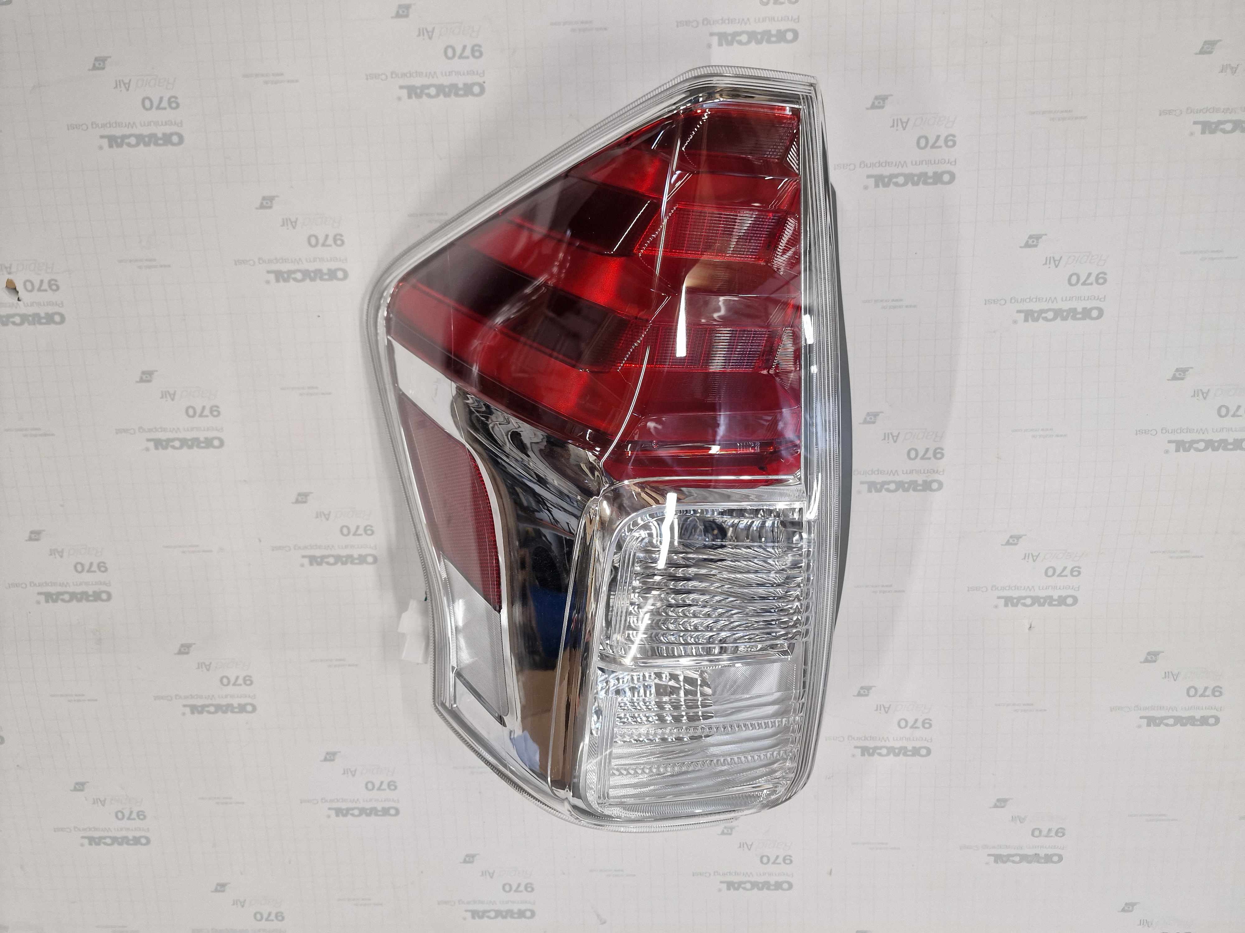 Toyota Prius Plus Facelift 2015- — Taillight Left