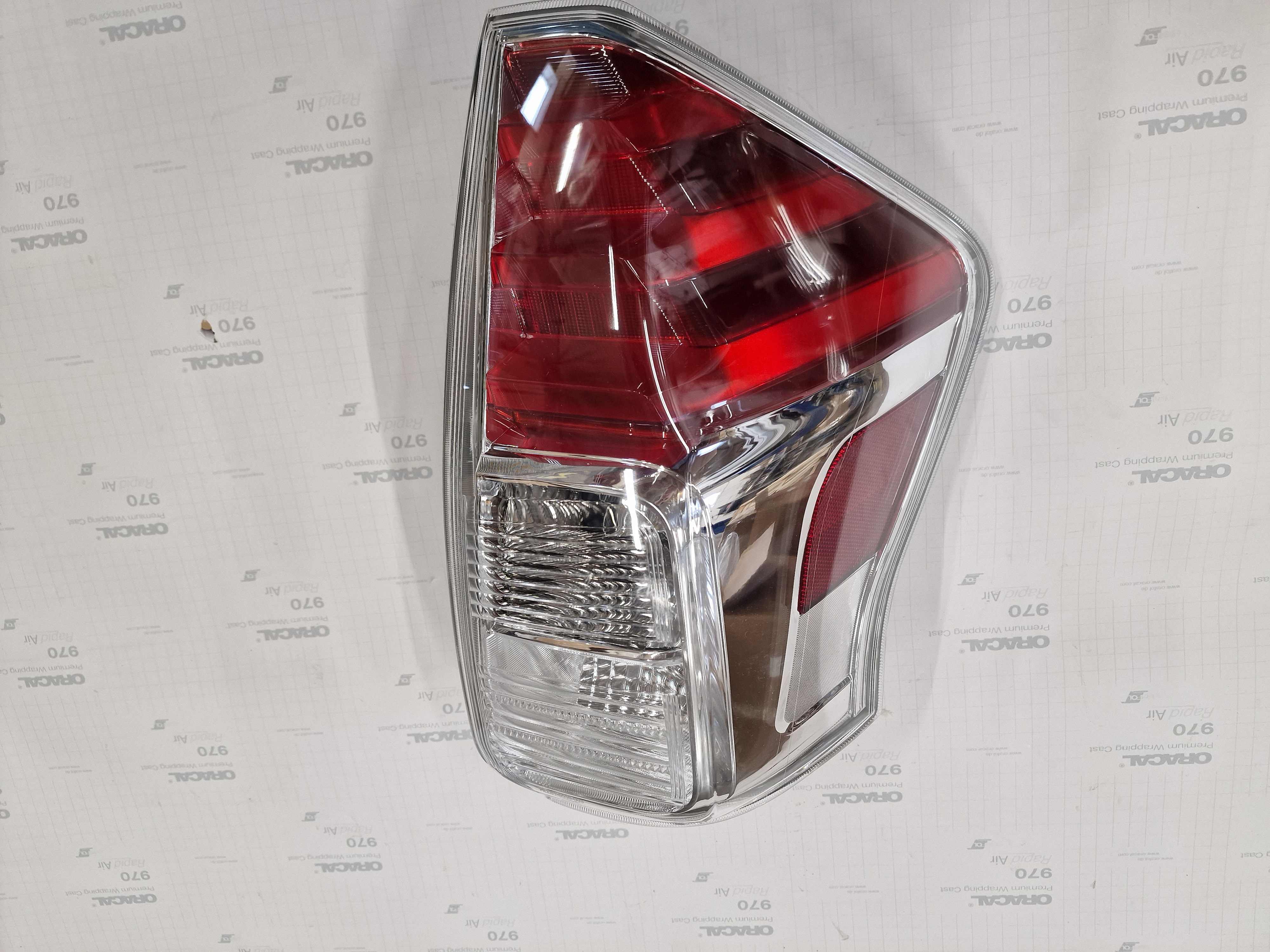 Toyota Prius Plus Facelift 2015- — Taillight Right