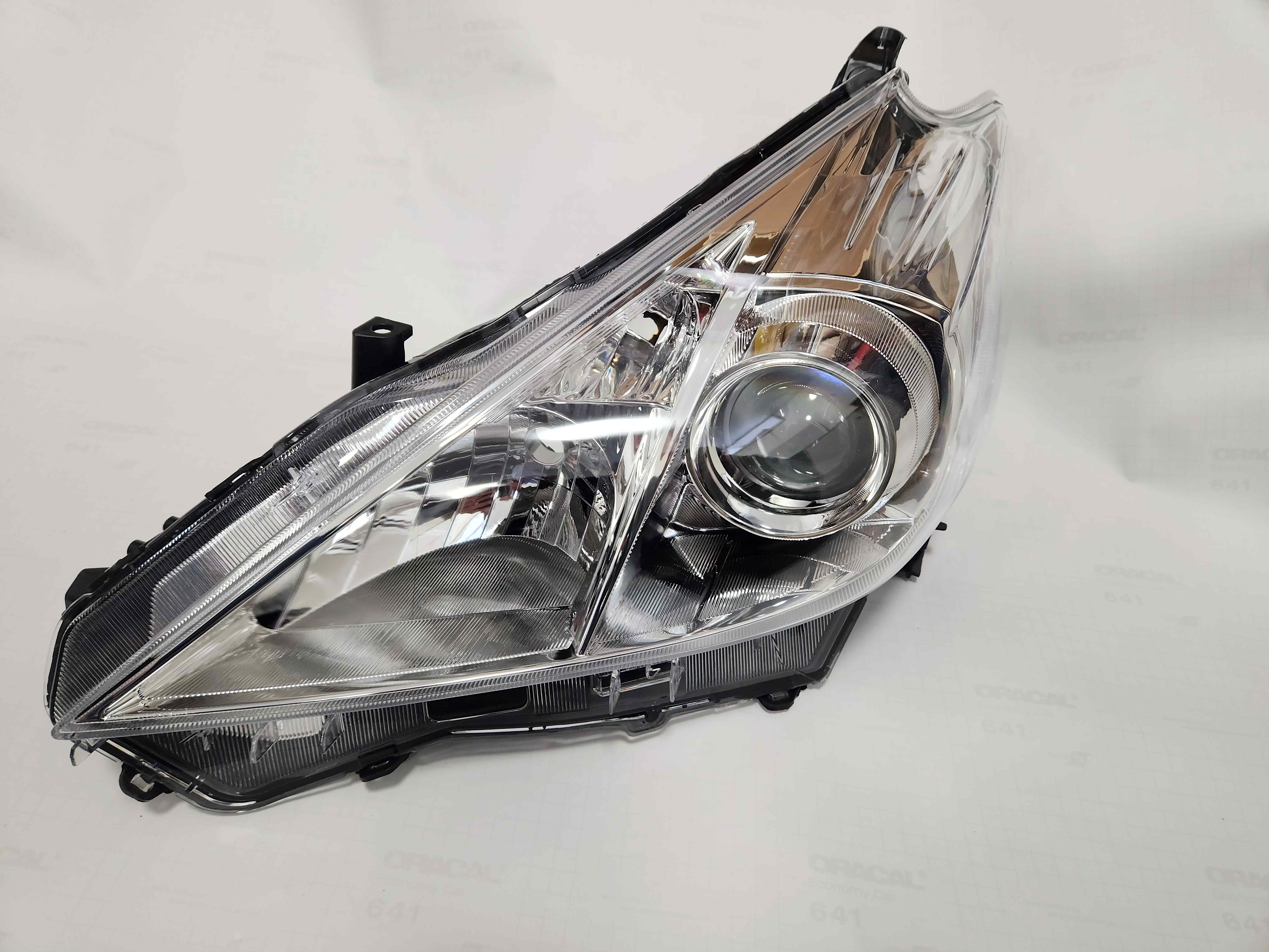 Toyota Prius Plus 2012-2015 — Headlight Left