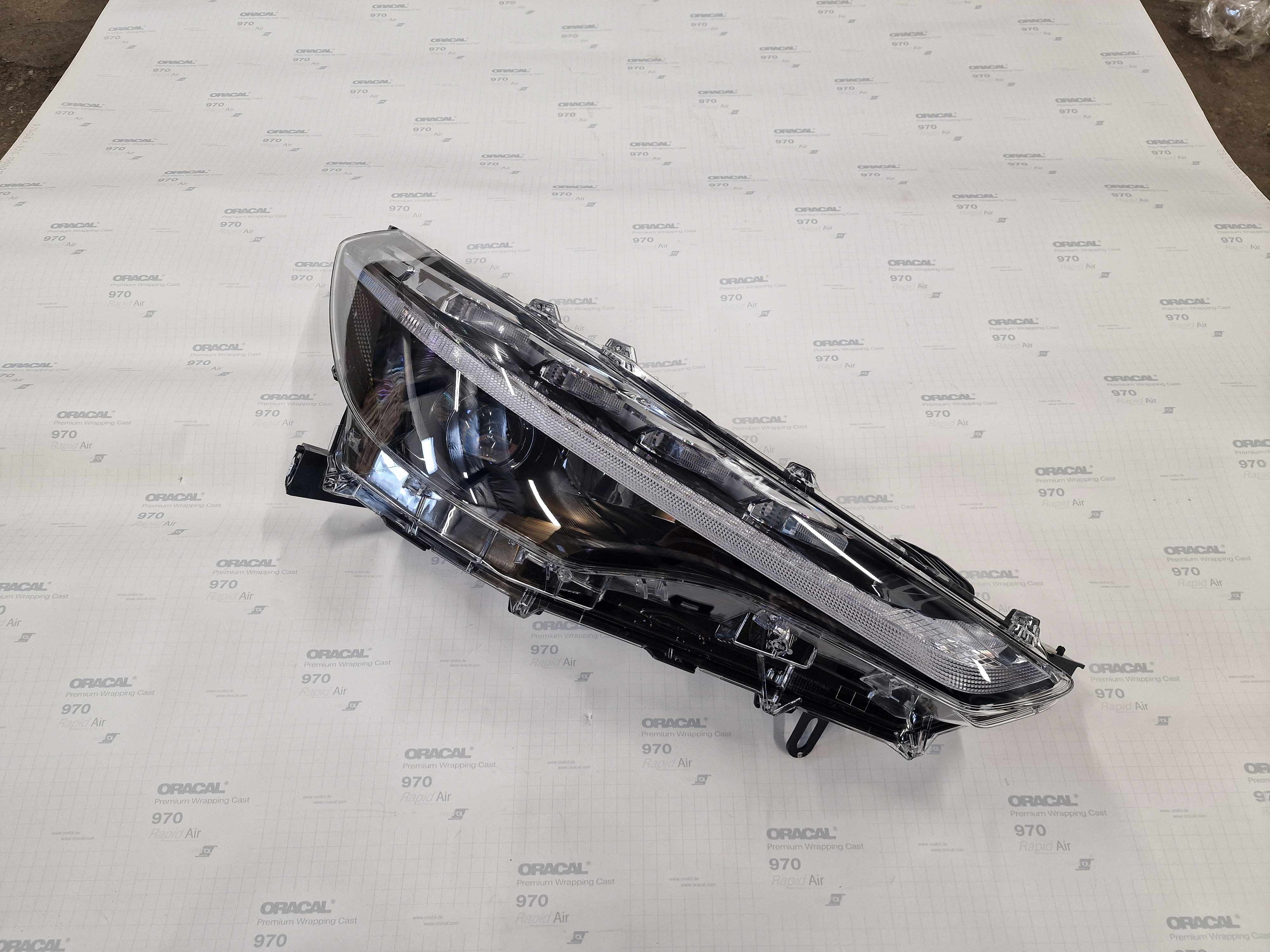 Toyota Corolla Cross 2020-2024 (LED EU) — Headlight Right